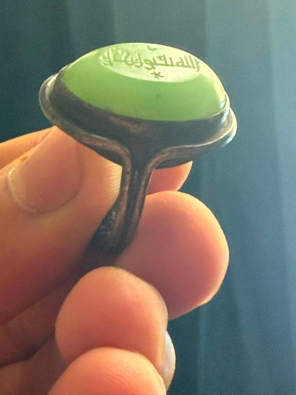 للبيع عقيق يماني أخضر
من النوادر قديم جدآ 
السعر واتساب 
***********‭‬
لا يوجد توصيل
عنواني بغداد الشعب
