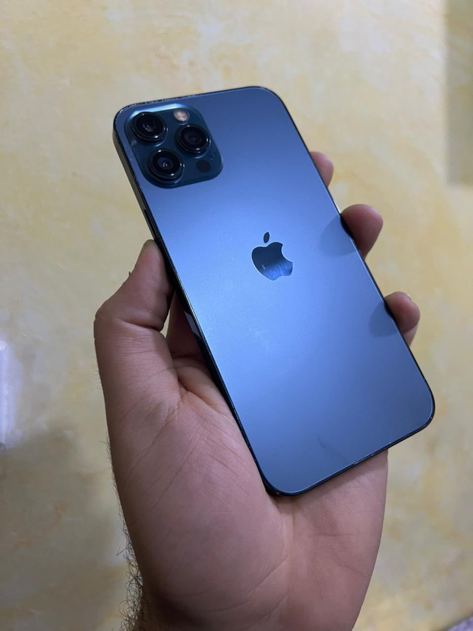 ايفون 12برو ماكس
ذاكره :128

بطاريه :94

مستبدل شاشه اصليه فقط بيه خط اثر وكعه ومماثر 

شحن فول شرط ضمان شحن 

بصمه وجه لا تعمل 

كله شغال 👍

السعر :240الف 

مكاني اربيل 

تواصل وتساب :***********
