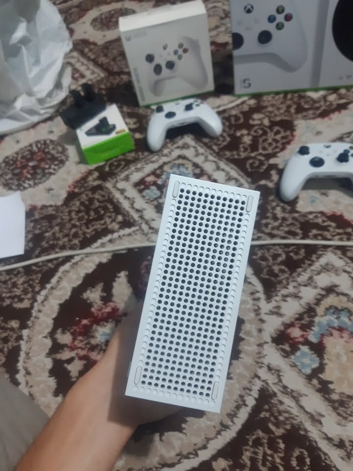 Xbox series s
نظيف جدآ مصار 10 اشهر من اخذته ملحقات كاملة جوستك عدد 2 اصليات الثانية بيها درفت خفيف جدآ وشاحنة وبطاريات وكارتون كامل متكامل كلشي نظيف شخط مابي السعر 410 امانة الله جهاز نظيف ولا باله ولا غيره وكلشي كامل بيه للاستفسار ***********
