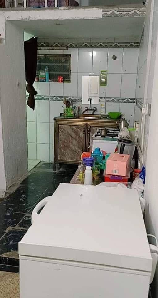 دار للايجار معزول
غرفة وصالة ومطبخ وحمام وتواليت خارجي وداخلي وبيتونة وسطح على عموم الدار مساحة ١١٠ متر
الدورة الميكانيك منطقة التجارة المربع المقابل الى لحوم اسيا على شارعين ١٥ متر ومنطقة هادئة 
السعر قفل 400 الف
للاستفسار ***********
