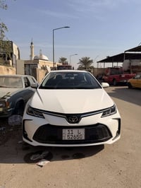 كورلا هايبرد موديل2025 ماشيه 35الف السعر 162وبيها مجال بسيط حك الجيبه ...