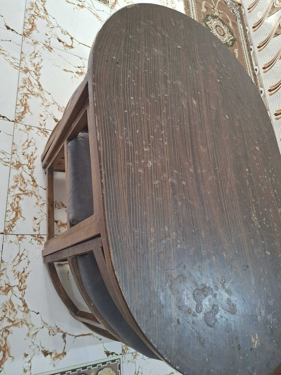 للبيع ميز طعام

