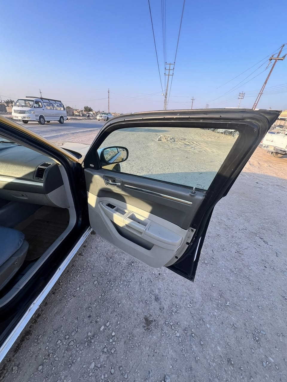 السلام عليكم ابواما 2010 اربع چوك السياره كلشي بيه جديد صدر امامي صدر خلفي  كامل ما بي اي نقص واحد والسياره بيه مكينه جديده شديته يوم 2026/3/1 وبنفس اليوم شديت بلكات جدت ونوزلات ومجاول  وفيت بم جديد وتايرات جددت قبل شهر تخم كامل امامي خلفي جديد وباتري جديد وتبريد جديد كامل كمبريسر وفاربريتر يعني كلشي جديد بالتبريد وتنته دوشمه جديده مثل ما مبين بالصور وبطاين الباب جدد مثل ما مبين بالتصوير وصبغه جديده بالسياره : السياره بدون ضربه والسياره وين متريد تفحص كلشي جديد بيه واذا بيه نقص واحد تشلع عيوني وينزل من سعره و وين متريد تفحص لان السياره متأكد منه كلشي بيه جديد السعر (١١٨ $) مكانه واسط الكوت مركز المدينه لتواصل واتساب او الأتصال بالرقم : ***********
