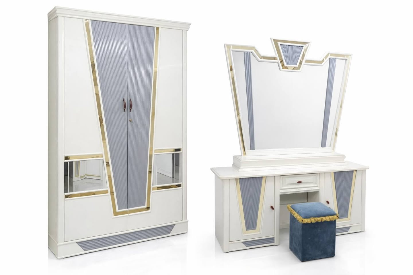 سلام عليكم  اخوان. عندي غرفتي
كلش نضيفه وجديده

  الغرفه تتكون من 9قطع

وهاي صورها بالمنشور 

وكلها شغاله لأبيها كسر ولا زلغ 

اخو الجديد. رقم الهاتف ابو حسين 

***********

واتساب ***********
