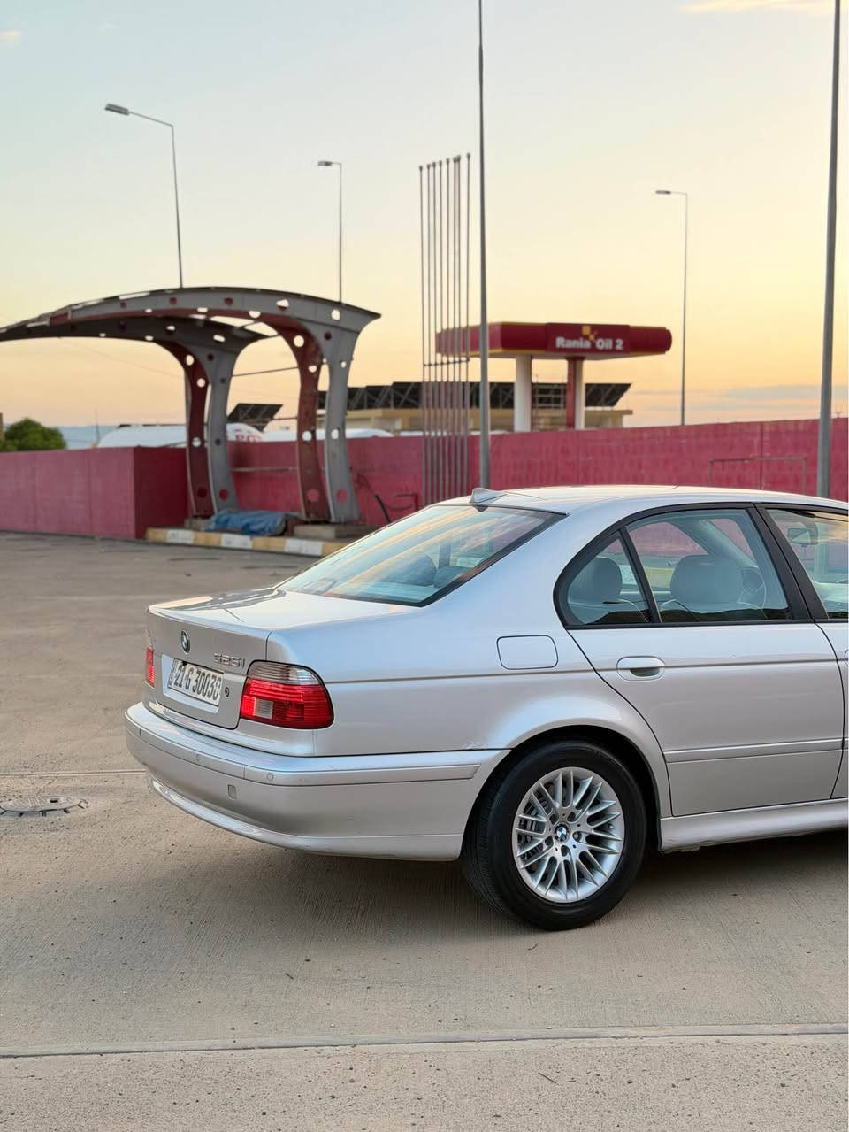 BMW 2001  سەقەر
 سەیارەکە زۆر جوانە هی مالانە پاک و خاوێن ماوەتەوە  

مواسەفاتی تەنها سلایت نیە  فولە کوشن جلد   و بەرە دەگا جلد  و کوشن بەرز و نزم  و ئاوێنە کارەبایی و لیدی  بن دەگاکانی  تەبریت لەمس و  تەحەکوماتی سەر سوکان و  سەیارەکە پێویست بە وەسف ناکات مواسەفاتەکانی دیارە  و زۆر جوانە
  
تێبینی :سوکان محەوەرە

سەیارەکە :١٥٠ هەزاری واقحی ڕۆشتوە 
 
وەکو بۆیاخ بی بۆیاخە  سەیارەکە مالی دۆستە  رەقەم و سەنوی تازەیە وەکالە بە شەرت ٤ تایەی تازە  

شوێن: ڕانیە 
***********
***********wats appp w vibat رانية, السليمانية
