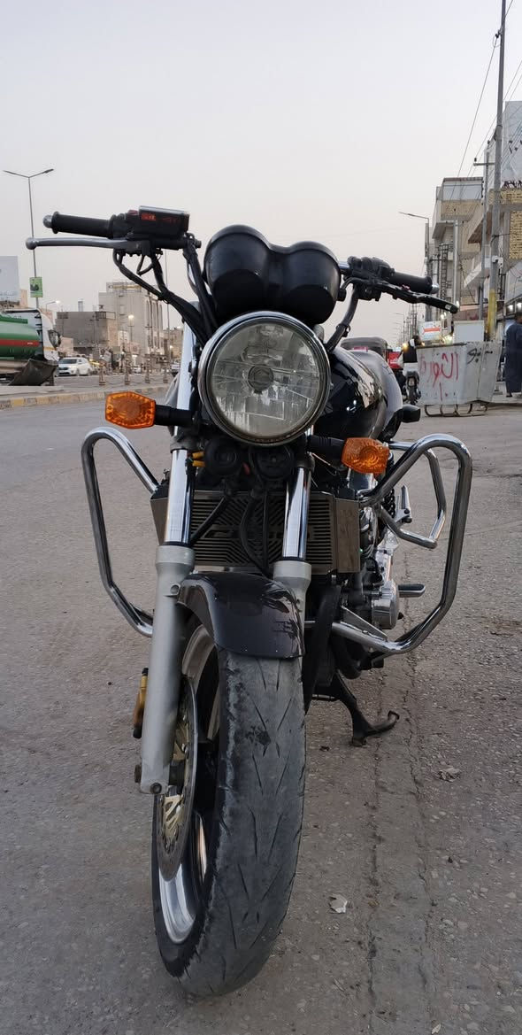 السلام عليكم سيبي فور للبيع دراجة مكفولة محرك وگير واستعمل دهن للمحرك أفضل نوعيه الامزول 
بيها كزوز رياضي محرك ناعم 
العنوان العمارة. للاستفسار الاتصال على الرقم ***********
