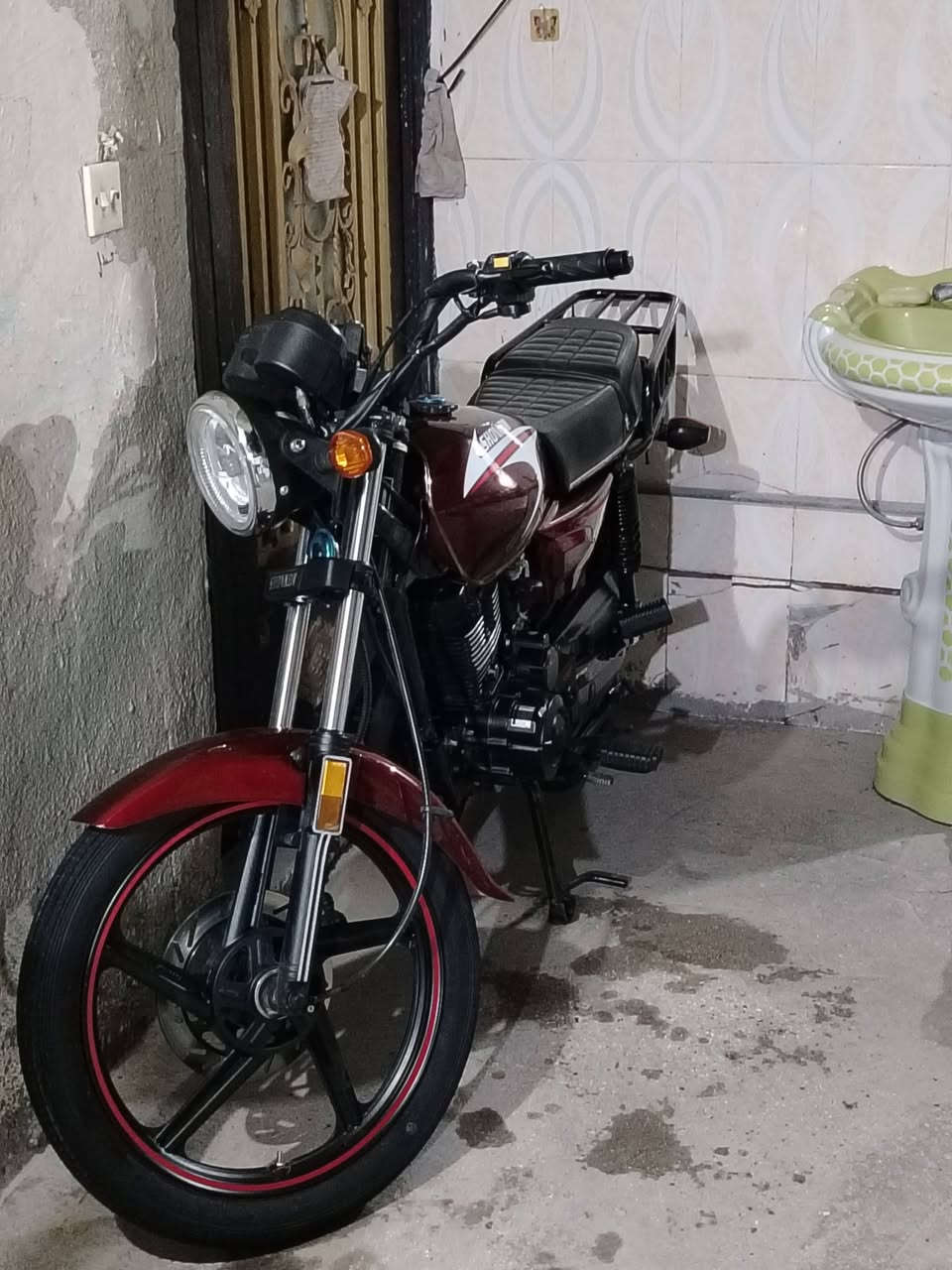 سلام عليكم دراجه شاينك 25 للبيع اي نقص مابيها برغي ممفتوح دراجه خير من الله كهربائيات كلها شغاله وياها ريمونت تشغيل عن بعد وهورن براد مكاني مسيب سعر 850 بيها مجال للطيبين ***********
