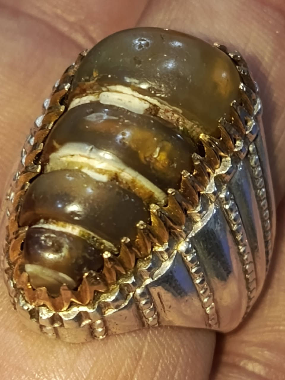 لوي نباعي خشن صياغة الكنك علي بنبع 
ذهب خليجي 21 مدينة صدر داخل 
ما متواجد ع الفيس تصال فقط ع سيم كارت 

***********
