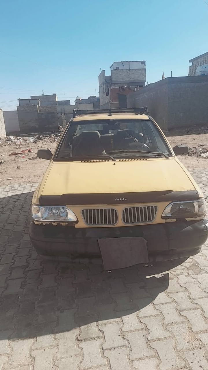 سلام عليكم سايبه مديل 2012 مصفره هيه وغرامات سنويه إلى 27 سياره تخم تاير كهرباياته شغاله بس المكينة دخن  
سعره 24 وبيه مجال 
مكاني بغداد 
***********
