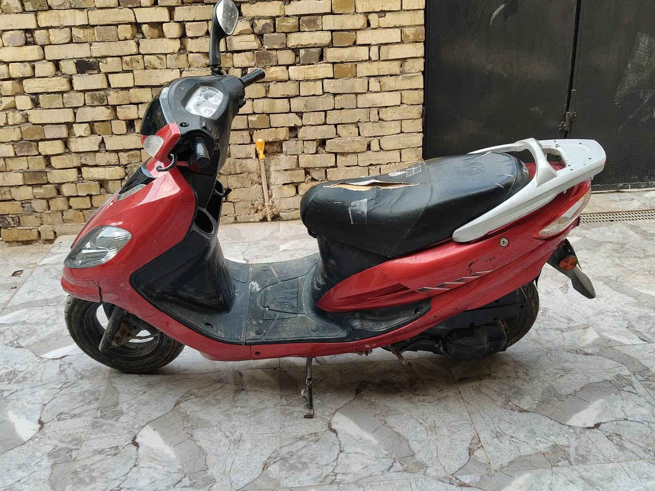 دراجه سيام للبيع
هستوه تجفتت
مكاني ميسان قضاء المجر 
وهذا رقمي ***********
