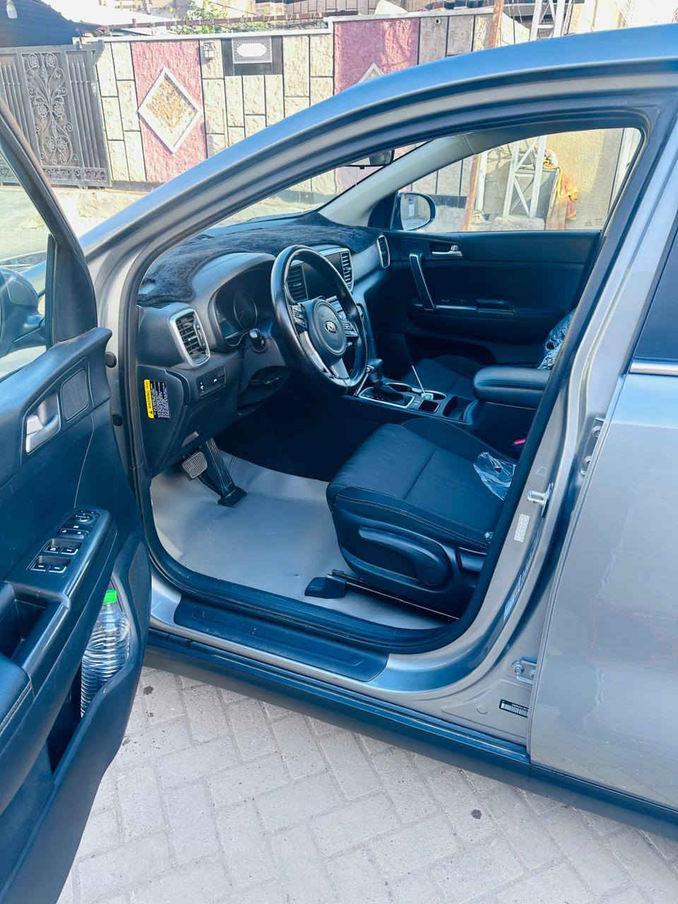 كيا سبورتج موديل 2022 وارد امريكي السيارة كلين مكفولة من الصبغ وتبديل السيارة بيه فقط بارد بلباب من جهة اليمين الباب الخلفي السيارة رقم سليمانيه الدولي بسمي ماشية ٣٨الف مكينة 2400  جتي لاين 
السعر ١٨٢
الرقم ***********
