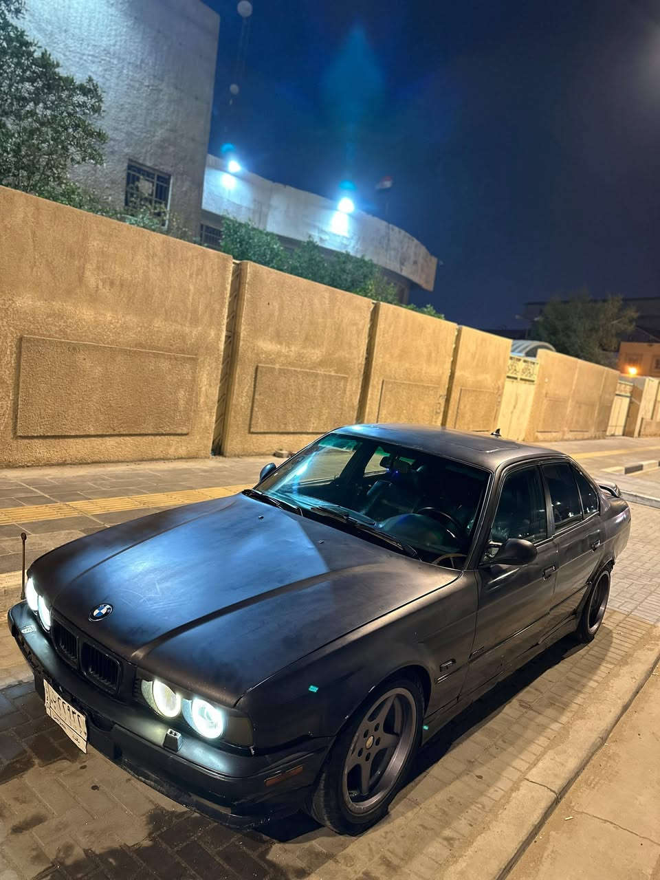 سلام عليكم
535i
 للبيع مكينة 35 مفتوح جديدة شرط وكير عادي نمرة طويلة 
سيارة جاهزة بس يرادلها ترتيبات بسيطة جناح خلفي اصلي نصبتها تخبل  زنون عالي ناصي سوارات ليد زراعة وي السكن ضواه كلش حلو سنوية ب اسمي ويلات اصلية مو تجاري وتجي تكلبها وتشوف وبخدمتك سعر 40 وبي مجال حك الجية والمايعجبة السعر ع راسي خليعتبر ماشايفها 
***********
