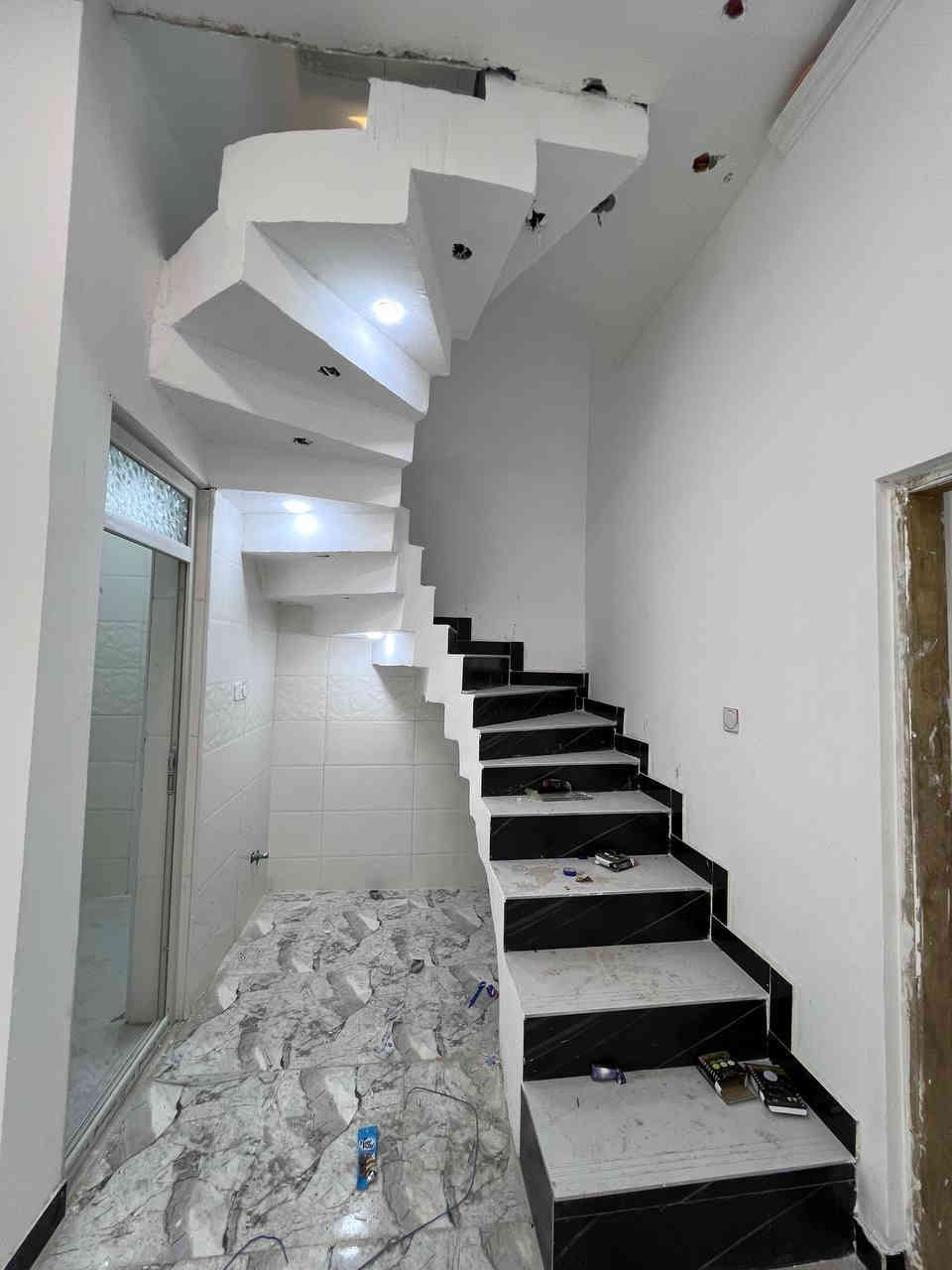 دار سكن #للبيع 🏠
المساحة :: 120م
طابو صرف زراعي المالك عراقي 🇮🇶
#السعر:: 67 مليون قابل للتفاوض
#يحتوي:: غرفتين منام وصالة واسعة ودرج دائري
وصحيات داخلية وخارجية وطارمة واستقبال ومطبخ
•••••••••
#الخدمات:: ماء كهرباء شارع تبليط 10م نت ضوئي
منطقة سكنية يبعد عن طريق ابو گوصرة 50م
••••••••
ابي الخصيب - ابو كوصرة - قرب سنتر طه
••••••••
البيت فارغ وجاهز للمشتري ان شاء الله 🤝 
••••••••
#للأستفسار ::: المرسلة على ***********
