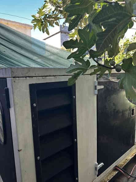 مولد بيركنز انكليزي 30 كيفي على وضع الشركه برغي ممفتوح مولد خير من الله بس خلي دهن وكاز وشغل شاشه اوتو بي مداري والله كل 10 ايام ابدل الدهن ماله 

للبيع للتواصل***********
