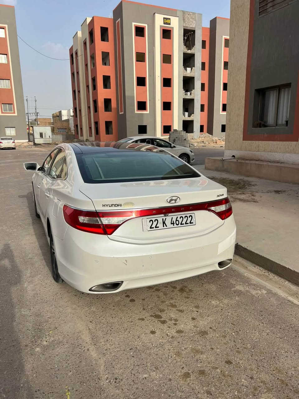 ازيرا 14 خليجي
فول مواصفات 
لونه ابيض صدفي
محرك V6 - 3 
داخل جلد صاجي 
كشنات كهرباء 
برده خلفيه بلادي
برد جانبيه بلادي  
تبريد قطعتين
ايرباك سليم
شاشه جبيره 
حساسات 
كامرا بلادي
بانوراما قطعتين
مرايه  شفط
بيها بارد بين البابين بسيط 
رقم أربيل مميز نكليزي 
المالك ديوانيه 
عداد ٢٥٠  كيلو

‭***********‬

