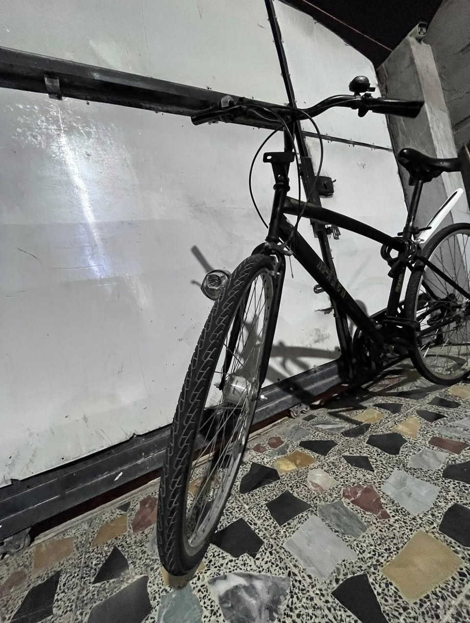 بايسكل ياباني للبيع فقط
شركة maruishi اليابانية
نوع APASCH 
حجم 27.5
حساس امامي من شركة maruishi 
بايدرات اصلية maruishi 
صينية زنجيل maruishi 
جاملغات امامية و خلفية 
ستاند جانبي 
مكان تكدر تخلي بيه سلة إذا تحب تشد له 
كير 6 سرعات خلفي 
جوب جدد 
صينية اصلية maruishi 
 اضافات :
قفل اصلي نسختين
ستاند موبايل يتحمل طسات و ثقل
عداد سرعة + مسافة + وقت + معدل السرعة و السرعة القصوى
اربع ملصقات بلادية يابانية + تحذيرات تدل على ان البايسكل مسجل باليابان 
مستخدم بالعراق قليل
السعر 150 الف 
الشراي يتفضل خاص او واتساب *********** 
مكاني الكرادة
