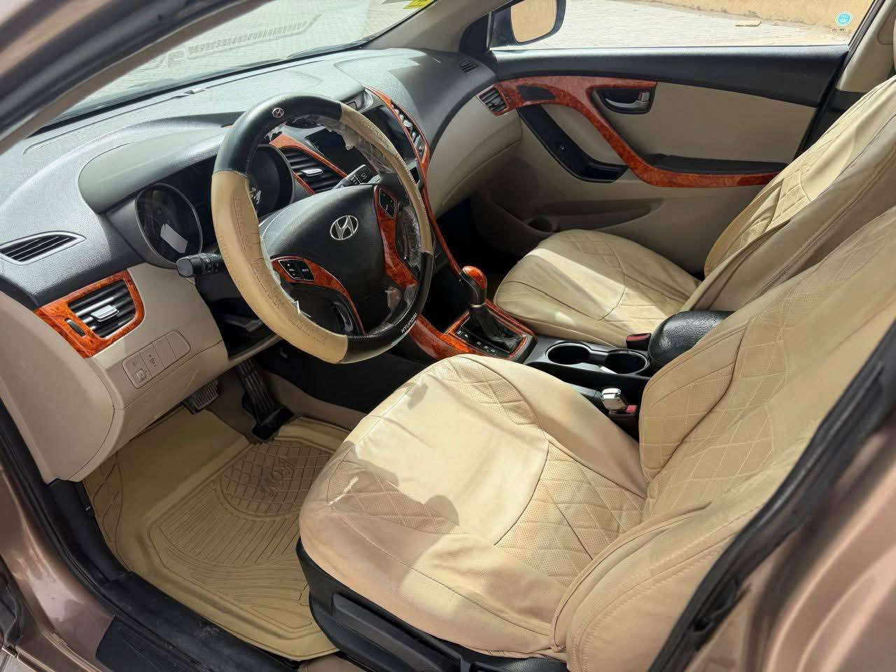 السلام عليكم رمضان كريم النتره للبيع موديل 2016 خليجي مكينه 1600 دكشن عالي رقم واسط مشروع وطني سنويه جديده السياره بيها رشات صبغ ابيع احزام اثر جراد مكفوله من الضربه والتبديل السياره جاهزه من تخم تاير حداديه جديده السياره مال جناي جاهزه السعر 75وبيها مجال قليل حك الجيه الشراي هاذ رقمي  ‏‪0781 002 9089‬‏ هاذ مكان السيارة بابل الهاشمية ما متواجد ع فيس
