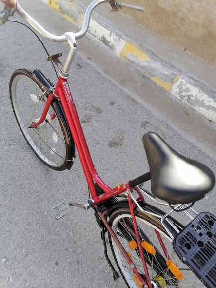 سلام عليكم بايسكل للبيع حجم،26 ياباني عين سحريه شغاله وبريكات شغاله امامي وخلفي وزوج تواير جدد وياله عدله وستانه وسطيه وكاسحه بايسكل كامل كلشي ماعايزه ويا سله بس تنشد سعر 75 وبي مجال قليل قليل رقمي *********** مكاني حصيبه
