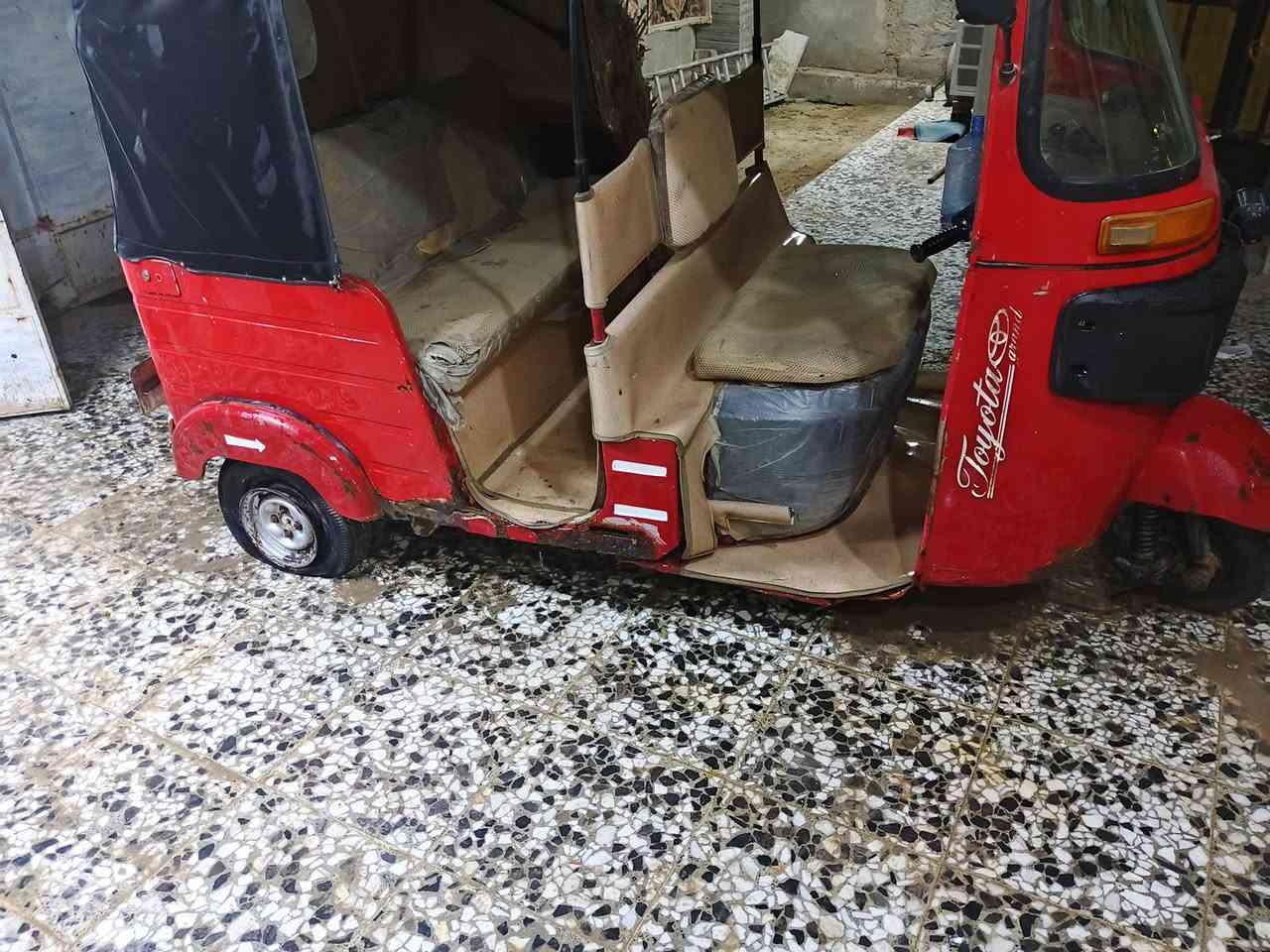 سلام عليكم تكتك للبيع موديل 18 مكينه 20 رقم وسنويه مكاني بغداد سعر 4500وبيه مجال هاذا رقمي *********** واتساب بي متواجد 24ساعه
