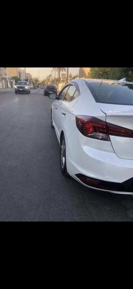 Hyundai Elantra🇰🇷🇰🇷
وارد أمريكي 
موديل 2020
رقم بغداد
ماشية 60 الف ميل 
فول مواصفات 
كير AT المرغوب
محرك 2000 دوش
شاشة بلادية
فتحة سقف
تدفئة كشنات
تحكم ستيرن
تشغيل عن بعد
حادثها قبق جنطة 
للتواصل:
***********
متوفر واتساب
