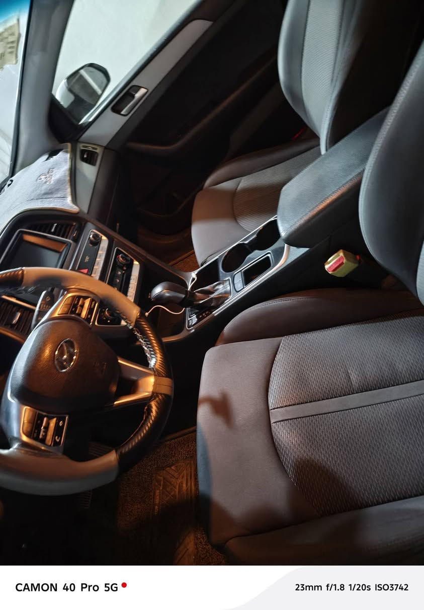 سلام عليكم سيارة سنواته 2018 وارد أمريكي ضربته بنيد وجاملغ وتعديل بل شاصي وسونار  موجود سياره جديدة كلش تخم، تاير كير ومكينه جدد رقم بغداد عله غرامات 500 عليه السعر 119وبيه مجال ***********
