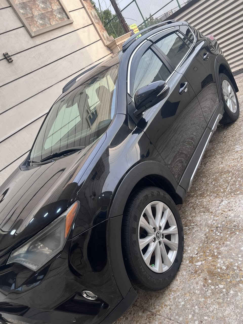 سلام عليكم
للبيع راف 4 وارد امريكي موديل 2018
حادثه بدون قطره صبغ تلث مكانات بارد فقط 
رقم بغداد الجديد باسمي  مواصفات الفول

بصمه فتحه رادار تحكم ستيرن
شاشه كامرا توقف ذاتي وباقي المواصفات 

مكينه ٢٥٠٠ كير صدر ع وضع الشركه
ماشيه 97 ميل 
جاهزه من كل شي السياره
مكاني بغداد حي الجهاد سعرها 180 ورقه
***********

 .
