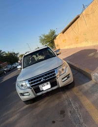 للبيع باجيرو 2019 حبتور رقم بغداد لون ابيض صدفي  السيارة كلش جديدة ونظ...