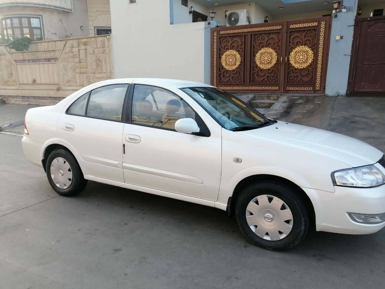 السلام عليكم  
🔴سياره نيسان صني #للبيع
🔴موديل :2011👌🏼
 
🔴حادث: قطعتين موجود في الصوره‼️
🔴مواصفات: فول مواصفات 1/1 🤞
🔴رقم : سليمانيه وبأسمي ❤️
🔴حداديه :كامله بدون نقص  
🔴تايرات تخم جديد 
🔴تدفئه تبريد : واحد على واحد تبريد وتدفئه  ✅
✅
🔴صويج 
🔴السياره نكره سلف بدون اي عطل او نقص نهائياً
‏‎🔴السعر يعني 110$ورقه وبيه مجال 
للاستفسار *********** مكان كركوك كركوك, العراق
