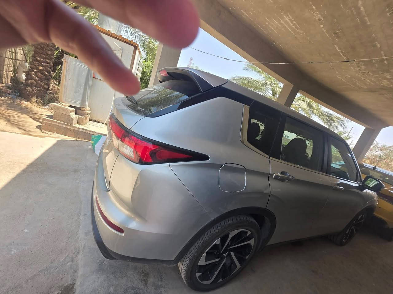 وتلندر موديل 22 رقم سليمانية مميز بسمي ماشيه ٨٠ الف استخدام شخصي ضرر جامرلغ سكن بدون دواخل وبيه تعديل بارد بالسقف شي بسيط سعرها مناسب جدا 186 ورقه للاستفسار ***********
