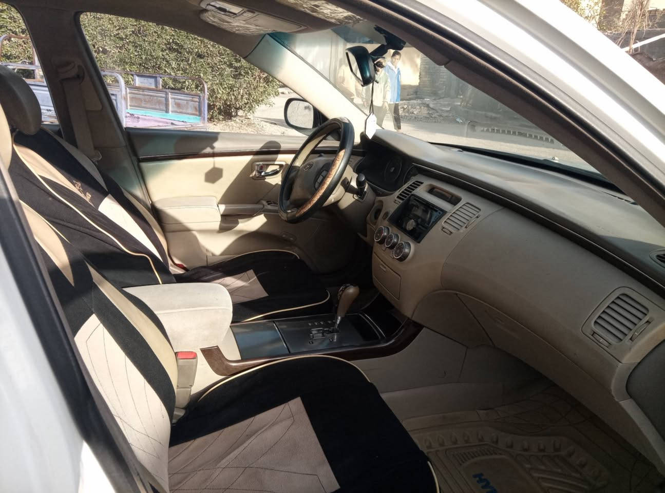 ازيرا مديل 2011 خليجي
رقم بغداد سته سلندر 
سعر 120
بابل قضاء الهاشميه 
***********
