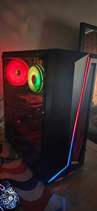 🔥 للبيع PC Gaming كامل ويا شاشة 🔥  ✨ الحالة: مستعمل خفيف ونظيف جداً  💻...