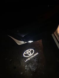 گلۆپی ژێر دەرگا بیلاد ئەسڵی، لە وێنەکە بە شۆقتر نەبوو بۆمان بگەڕێننەوە...