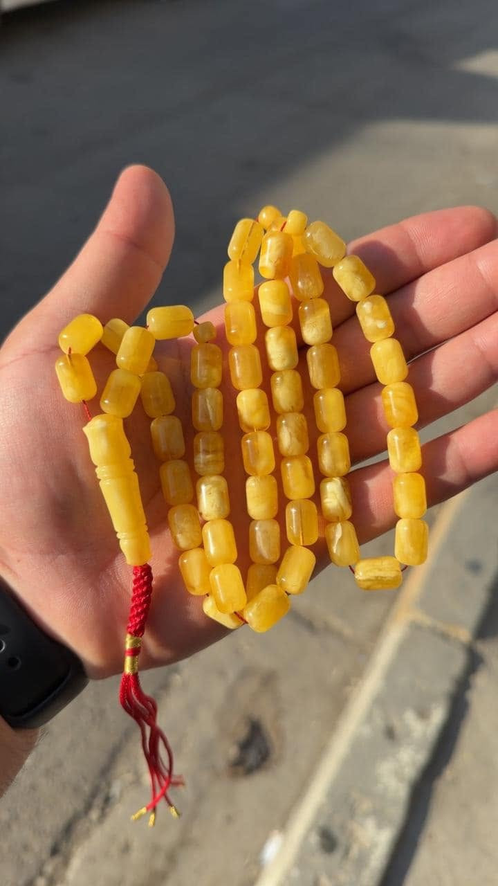 كهرب حر طبيعي ماخذ لون 
كصة برميلي 
الوزن ٤٨ غرام 
عدد الحبات ٥٣ حبة 
للاستفسار متواجد خاص ووتساب ***********
