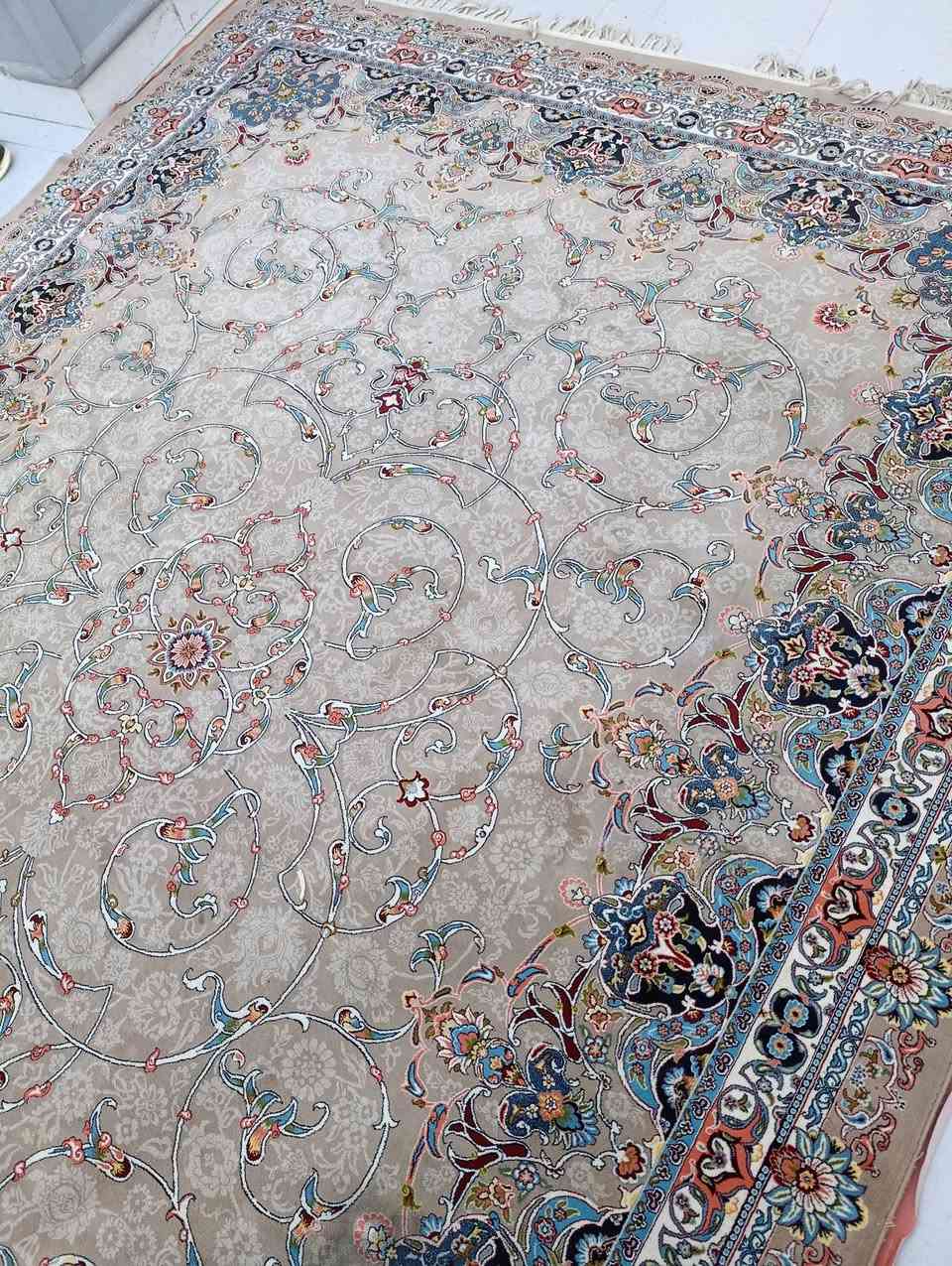 ئەم فەرشە ئێرانیە ۷۰۰ شانە ۳ بۆ ٤ بۆ فرۆشتن زۆر پاک و بێ عەیبە نرخی ۱۱۰ هەزار ... ئەم بەرگە قەنەفەش هەیە لۆکە مانگێک بەکار نەهاتوە نرخی ٥۰ هەزار


**إذا كنت صاحب هذا الإعلان وتريد حذفه لأي سبب، رجاءا أرسل رسالة إلى الدعم الفني**