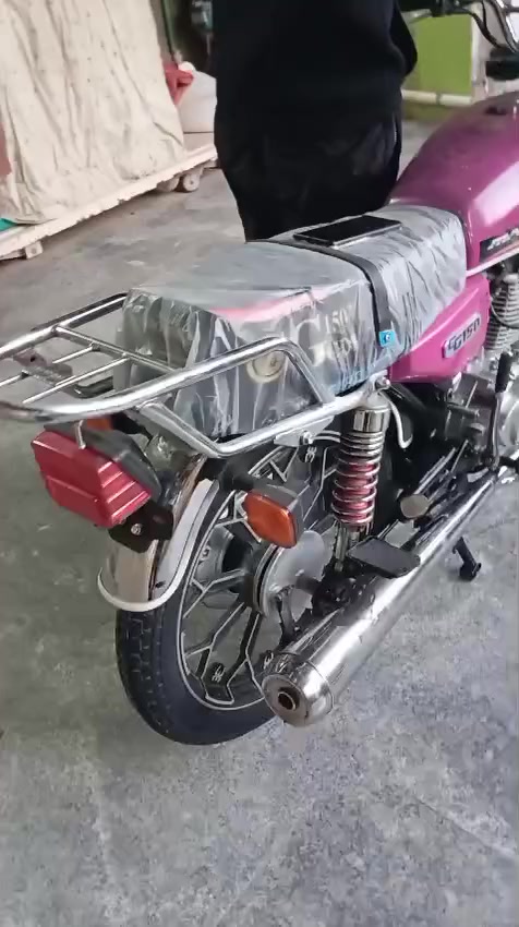 السلام عليكم دراجه سافان موديل ٢٤ دراجه كفاله عامه من مكينه وشاصي مكاني الديوانية *********** السعر ٦٢٥ وبيها مجال دراجه كامله من كلشي كهربائيات شغالة عالي ناصي سكن كله شغال
