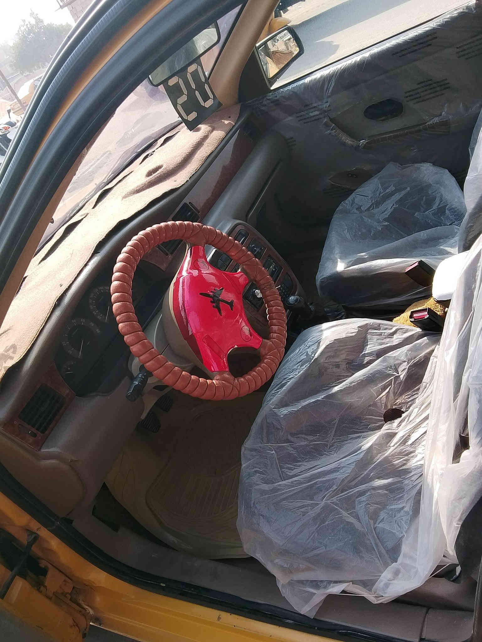 سلام عليكم بيع مستعجل سمند موديل 2012تخم تاير صدر جديد كهربائيات كلها شغاله سنويه 2028 كير محرك خير من الله رقم واسط بس راعي ماندله وين بيع هل مو جود سعر 18 عنوان بغداد ***********
