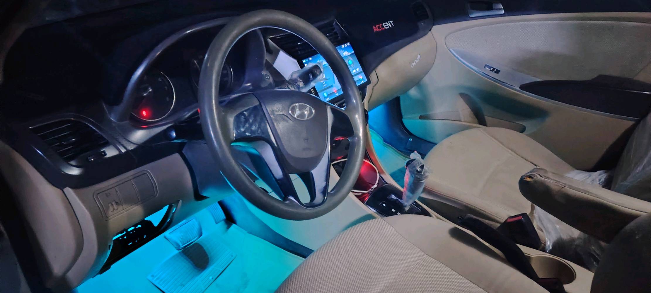 سلام عليكم أكسنت مديل12 مكينه كير حداديه تبريد جاهزات 1600 خليجي رقم كربلاء سنويه لل30 هزه جديده رقم دولي بيها باردات شوف العين مكفوله من ضربه القويه تجي تفحص وتقتنع تخم تاير ابو الخطه ماصارله شهر سياره جاهزه الف مذب عليه عنواني نجف قريه الغدير السعر 84 بيها مجال بسيط *********** الرقم بي واتساب مكلف بلنشر شكرآ