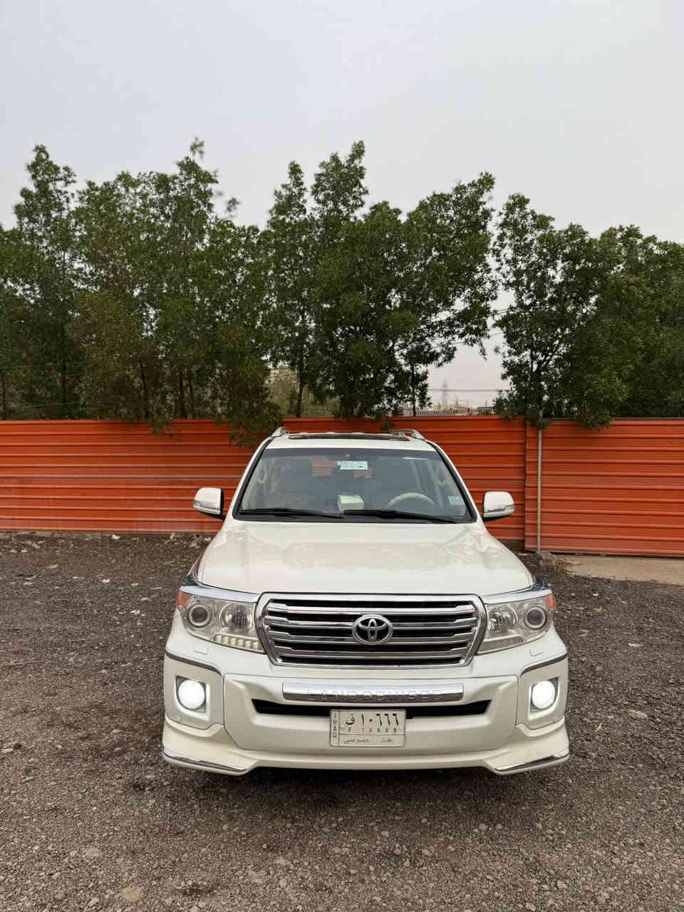 السلام عليكم. لاندكروز موديل 2014    بريم اصلي ياباني سياره مكفوله كفاله عامه عدا صبغ الدعاميه الاماميه  سياره جاهزه ونظيفه للاستفسار
***********
