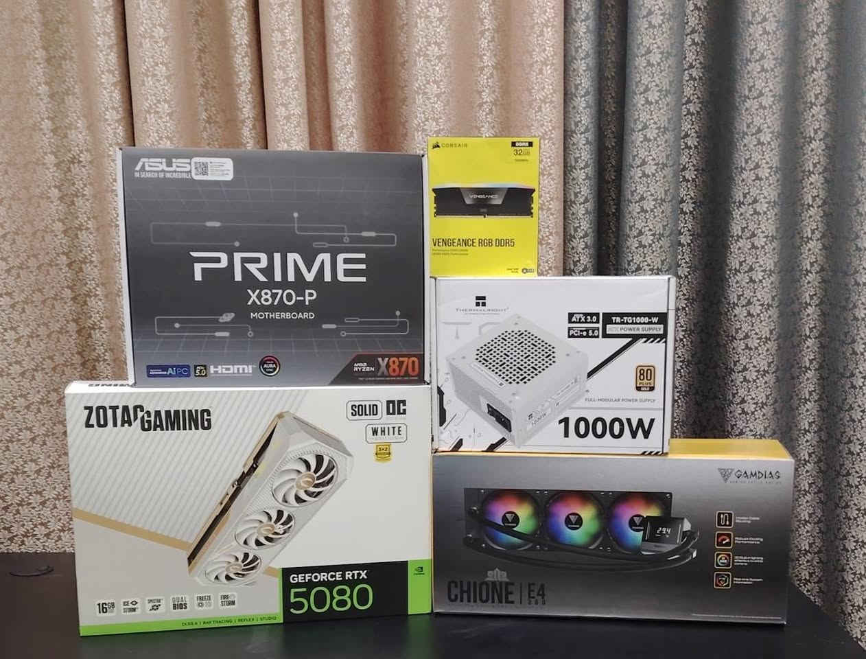 تجميعه مستعمله قليل جداً السعر 3,975,000

R7 9800X3D 
RTX 5080 ZOTAC OC SOLID WHITE 
X870-P ASUS PRIME DDR5 WIFI 7 WITH 
RAM CROSAIR 32GB 7000hz DDR5 RGB 
M.2 Lexar 1TB NM790 SSD PCIe Gen4 
THERMALRIGHT TR-TG1000-W ATX GOLD WHITE 
WATER COOLER GAMDIAS CHIONE E4- 360MM C/ DISPLAY
CASE XIGMATEK X ALPHA CUBI
Windows 11 Pro Original Key

مكاني ناصرية رقمي *********** 
توصيل موجود
