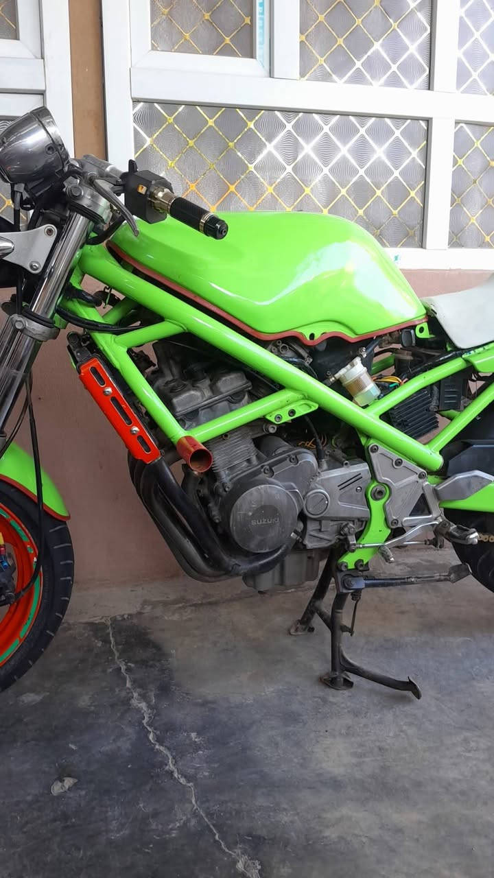 مكينه جديدة ممفتوحه الدراجه كامله مابيهه اي نقص السعر مليون و١٠٠ وبيهه مجال ***********
