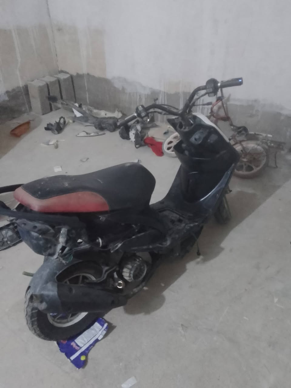 سلام عليكم درجه ماكس عداله البيع خراض كامله دراجه نضيفه نقصه قبق مل هندر سعر 250 مراسله خاص او التصل علئ هاذه رقم ***********2
