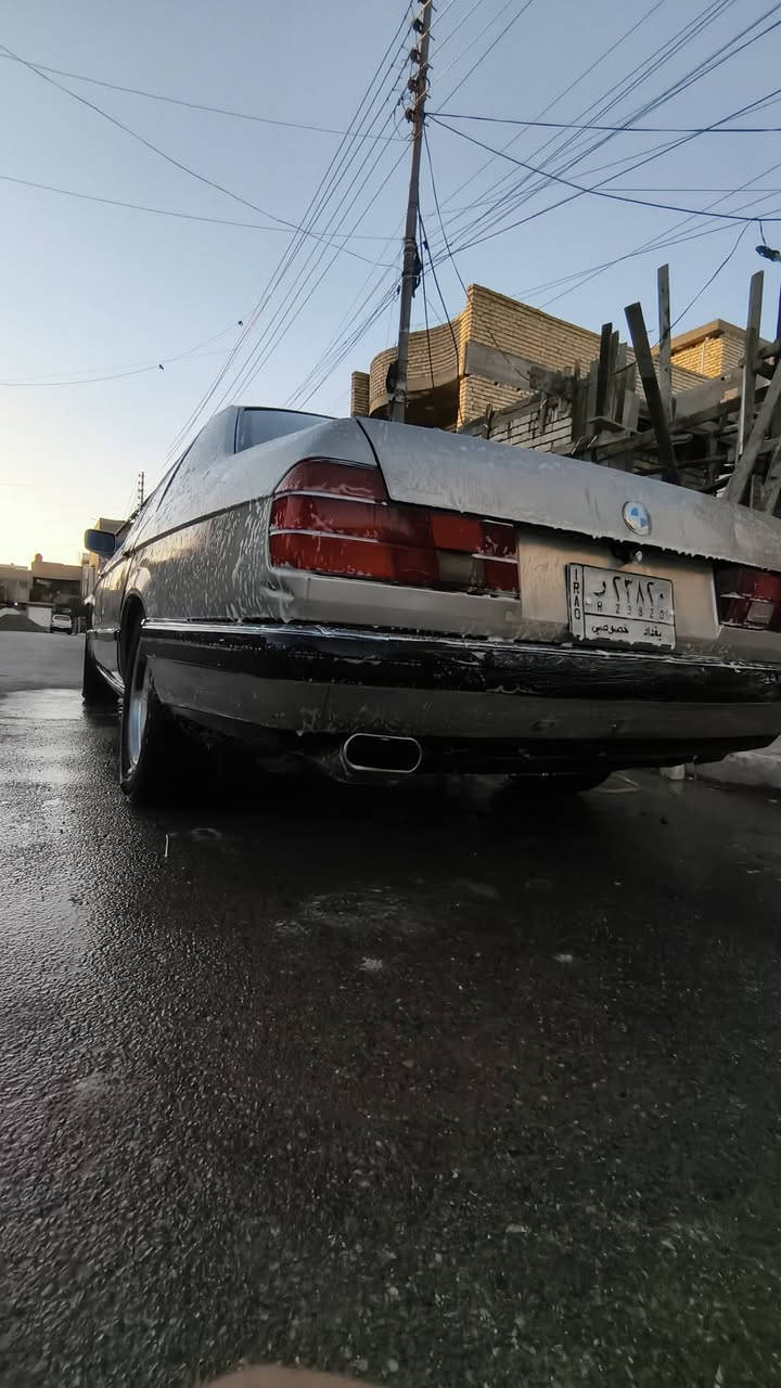 سلام عليكم للبيع فقط بي ام ٧٤٠ موديل ١٩٩٢ محرك وكير وتبريد كفالة كشنات كهرباء ستيرن كهرباء ويل m سلايت روف بدون خياس لسعر ٤٨ وبيها مجال بصيط للستفسار /***********
