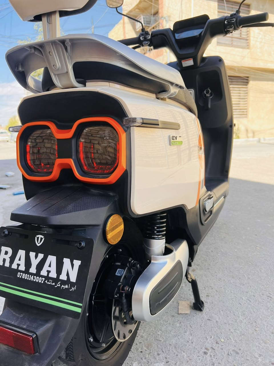 سلام عليكم ورحمه الله وبركاته
دراجه شحن نوع ريان موديل 2025
ملف 1200 عدد البطاريات 6 
عدد النمر 3 عداد الكيلو متر 67 زيرو 
بصمتين + سويجين تشغل عن بعد 
السعر المطلوب750 سعر نهائي 
مكاني بغداد ***********
