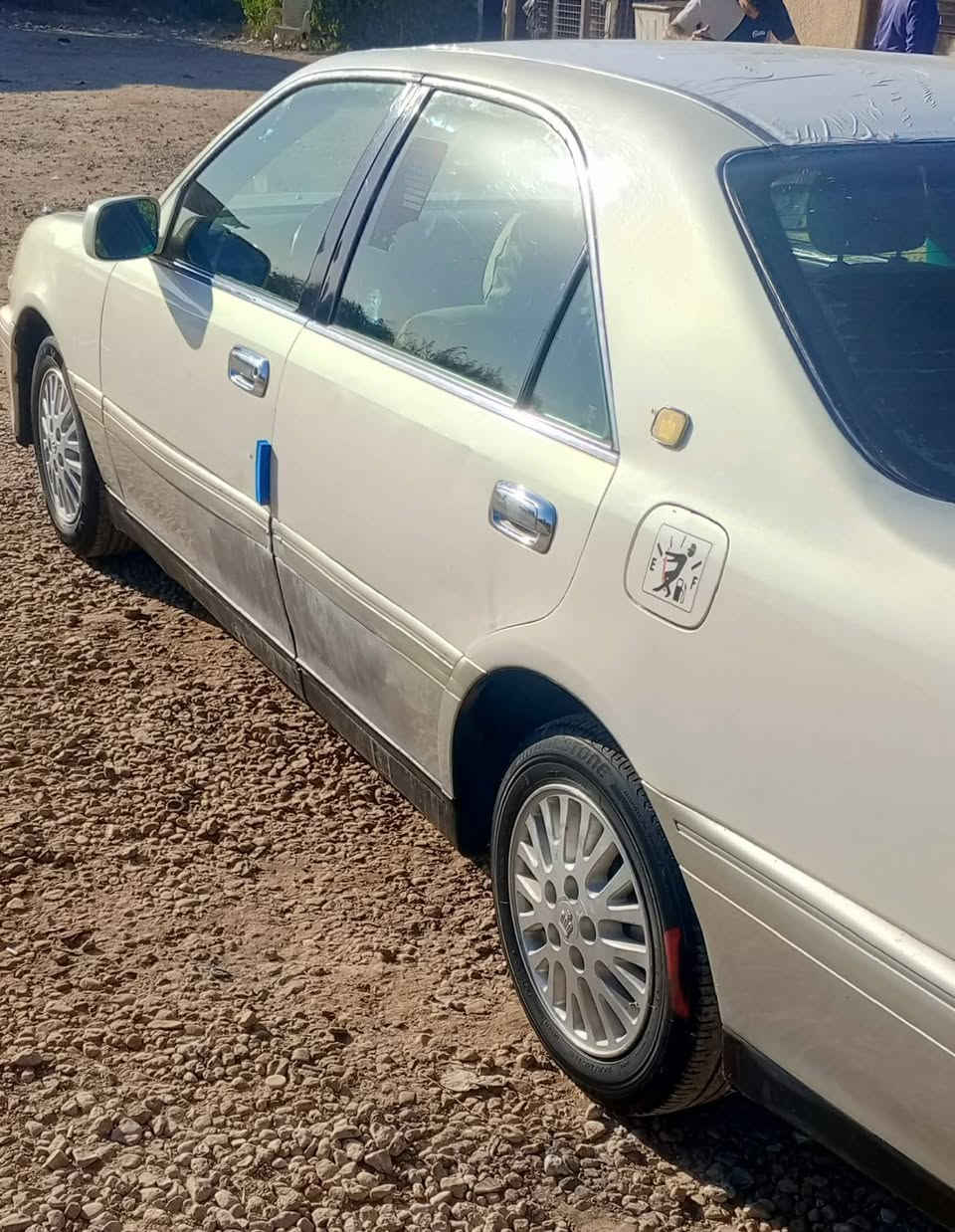 السلام عليكم
ملكه أدوات كص جنطه 
دكمتين برده خلفيه
محرك بي بداية براص 
بس السياره ما بيه شي تمشي
السعر ٢٨ وبيه مجال 
***********
مكان ديوانيه أو نجف
