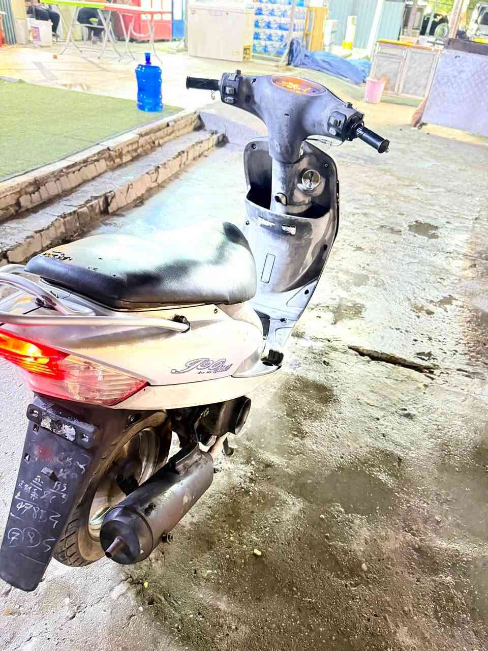 سلام وعليكم ماكس قجمه البيع دراجه شلعه معدل كهربايات كلها شغاله دراجه مبيها اي شي نقصها وقيه مال طين فقط العنوان المشتل شارع المطبك السعر 450 كفرات كلها ختم واحد رقم ***********
