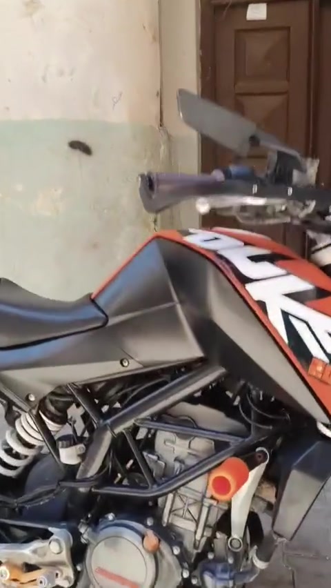 سلام عليكم
دراجة KTM 200cc
نمساوية و ارد ياباني غير مرقم 
السعر ١٧٠٠ ماشية ٣٦ الف
مكاني الكاظمية 
***********
