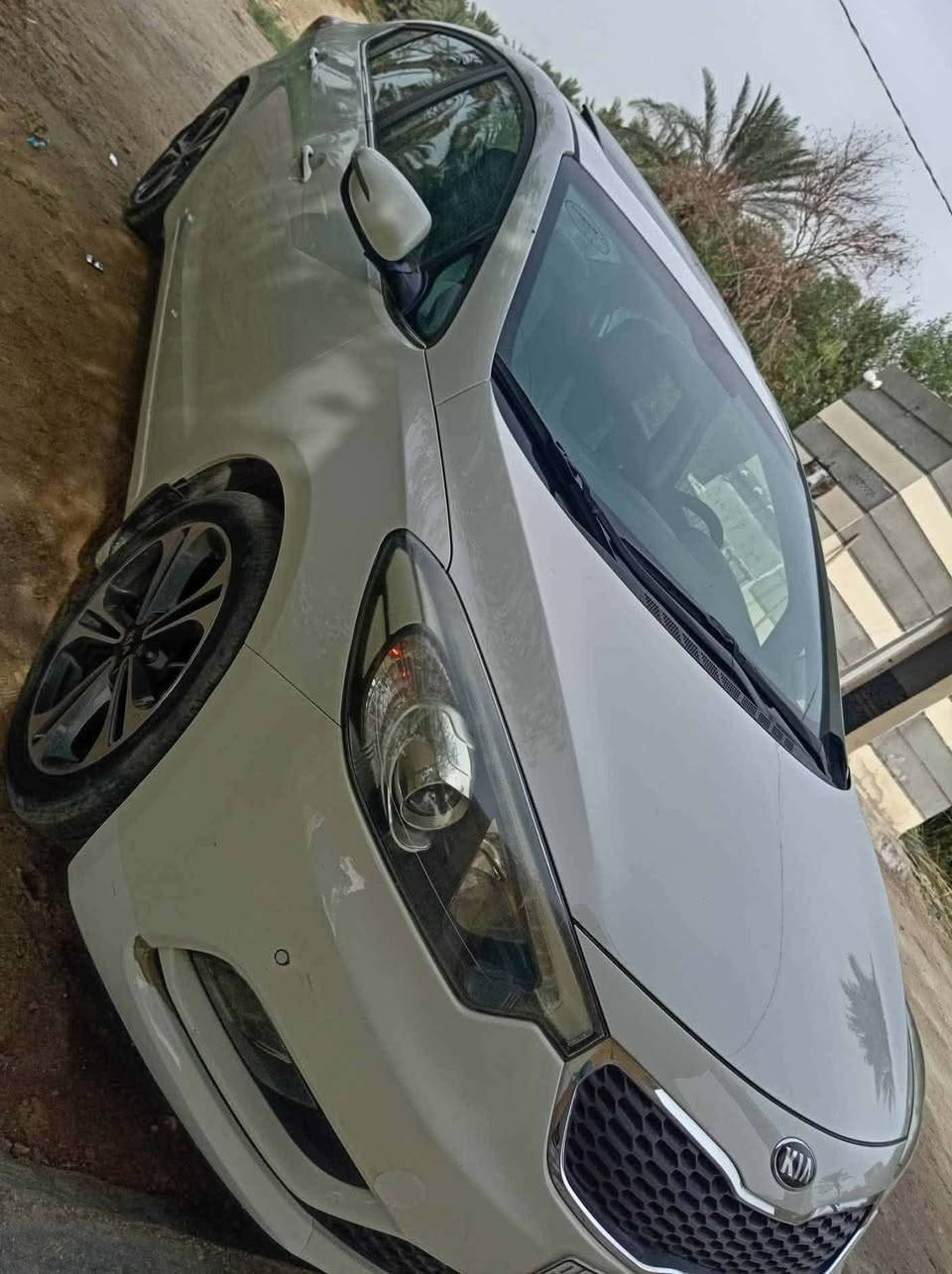 السلام عليكم مكلف بالنشر 
كيا سيراتو موديل 2014 فول عدا البصمه شفتات ستيرن لد امامي لد خلفي فتحت سقف مرايات شفط حساس امامي خلفي تبريد خلفي وامامي مكينه1600 مكينه مامفتوحه سياره فول عدا البصمه السنويه لل29رقم اربيل مالكه بالديوانيه تريد وكاله تريد مداور  السعر 130
 *********** ابو حسين
