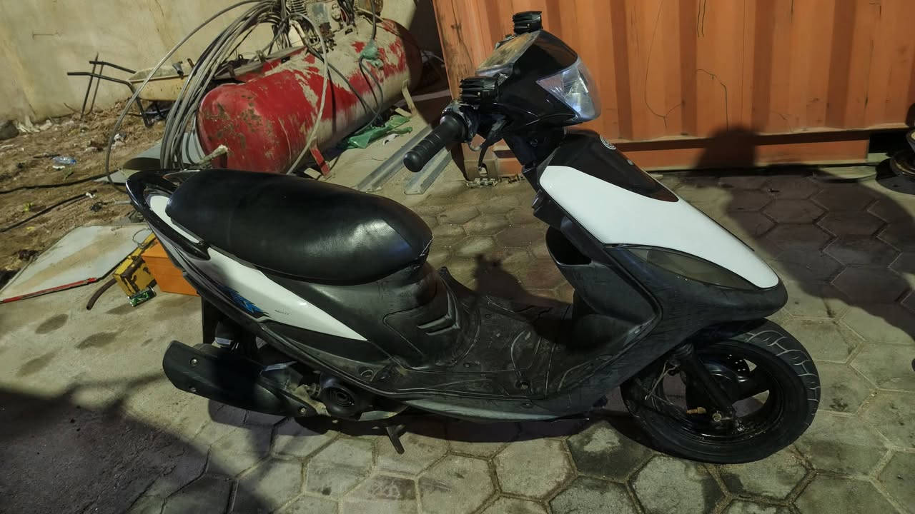 دراجه ماكس عدله محرك مكفول للبيع سعر 900 الف دينار الاتصال *********** محافظه البصره قبله ويوجد واتساب نفس رقم
