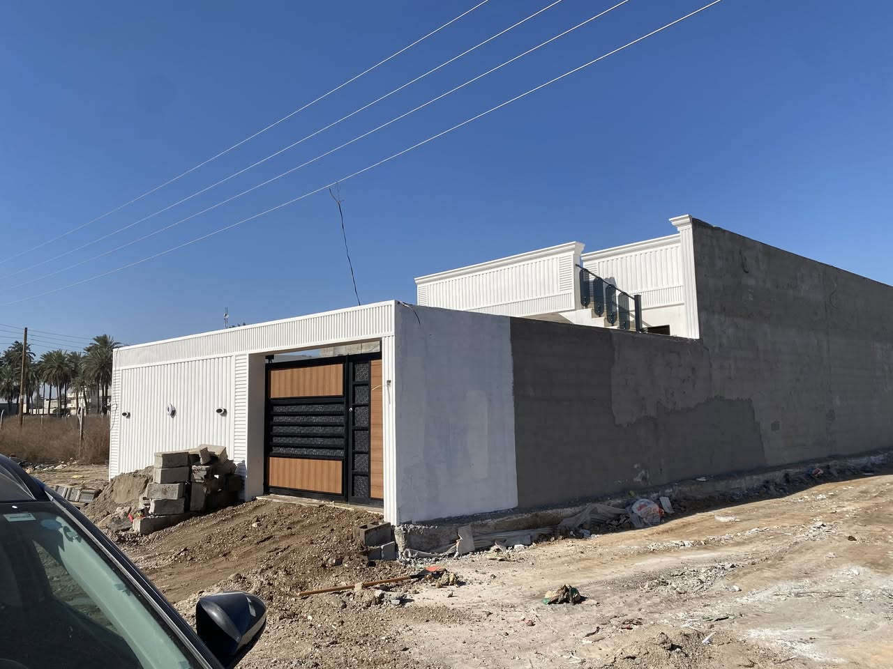 للبيع بيت في الفحامة بستان الكبيسي 
المساحة 200متر 
رقم الدونم 122
عرظ الشارع 15متر 
الارظ زراعي سند 25ملك صرف 
البناء طابق واحد درج خارجي 
غرفتين نوم 
منورين 
حولي كبير 
استقبال 
مطبخ 
خدمات 
طمره وحديقه  خارجيه 
للاستفسار هذا رقمي ***********
سعر البيت 160وبي مجال
