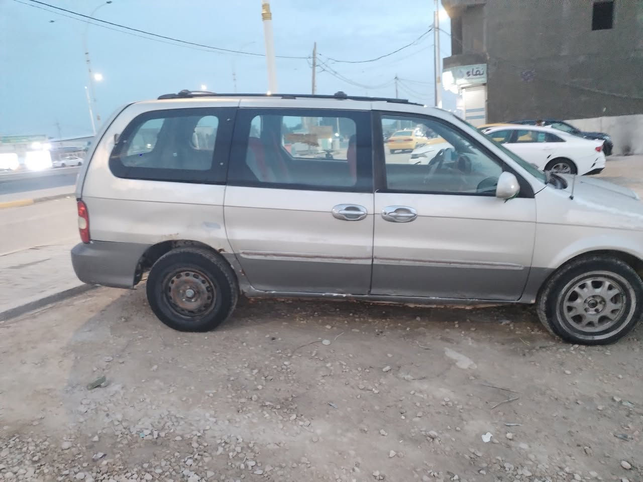 كيا كرنفال مديل2000
سعر ٣٥ وبيه مجال
 ***********
